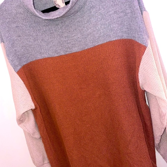 Colorblock Women's Sweater - Gray, Rust, and Beige - Picture 2 of 9